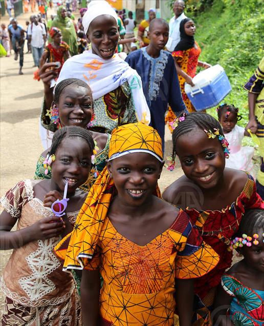 Ivory Coast: Children's happiness despite poverty and unused natural resources
