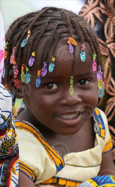 Ivory Coast: Children's happiness despite poverty and unused natural resources