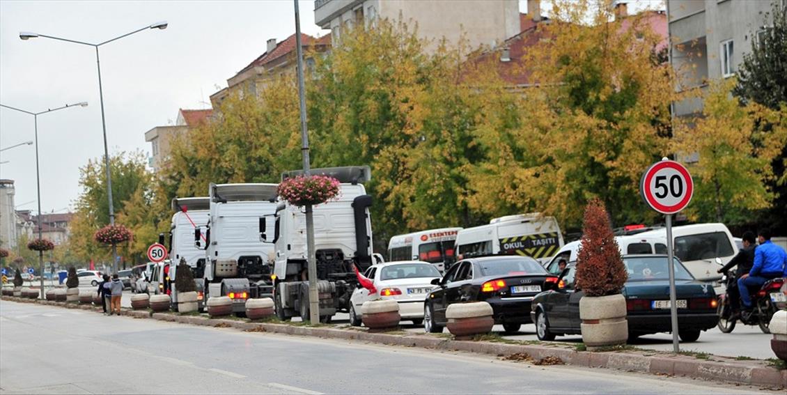 Tırı gelin arabası yaptılar