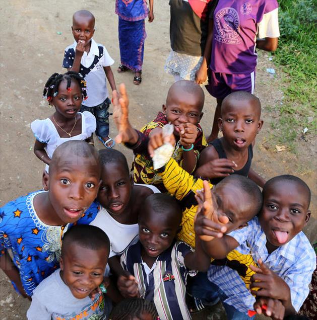 Ivory Coast: Children's happiness despite poverty and unused natural resources