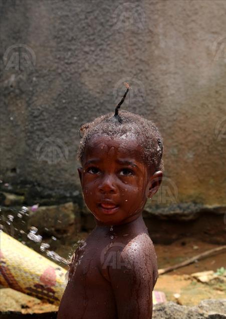 Ivory Coast: Children's happiness despite poverty and unused natural resources