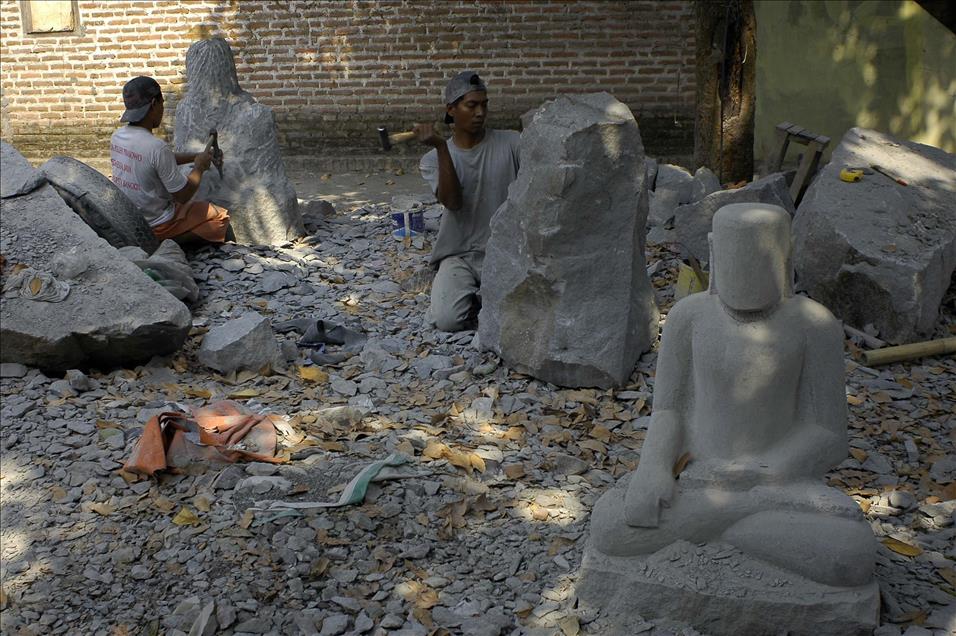 Natural stone carving in Indonesia