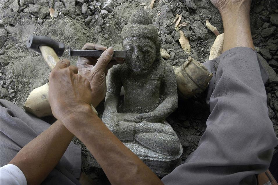 Natural stone carving in Indonesia