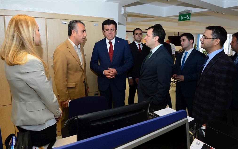 Zeybekci AA Finans Masası'na konuk oldu