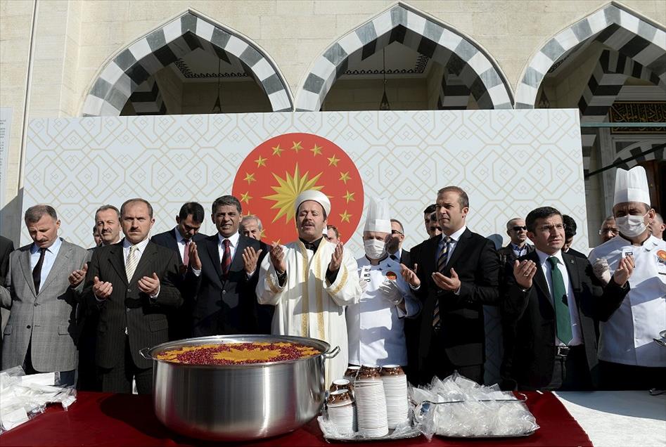 Cumhurbaşkanlığından vatandaşlara aşure ikramı