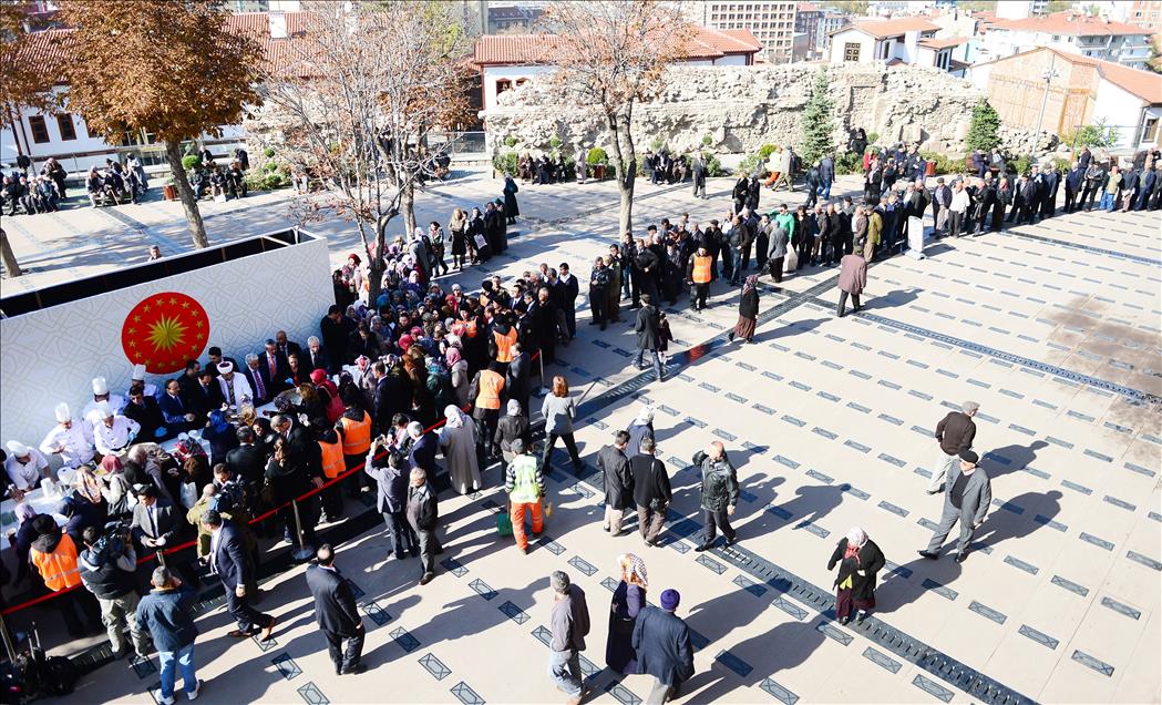 Cumhurbaşkanlığından vatandaşlara aşure ikramı