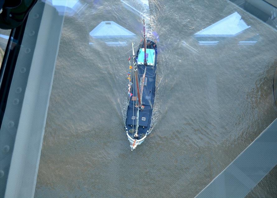 Londra'nın simgesi Tower Bridge'e cam zemin
