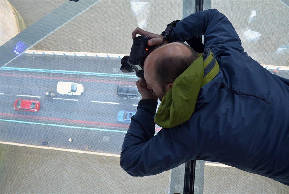 Londra'nın simgesi Tower Bridge'e cam zemin