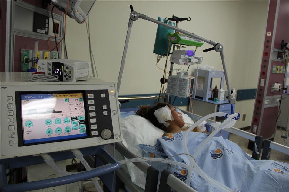 6 kardeşi mantar zehirlenmesinden ölen Suriyeli çocuk yaşam savaşı veriyor