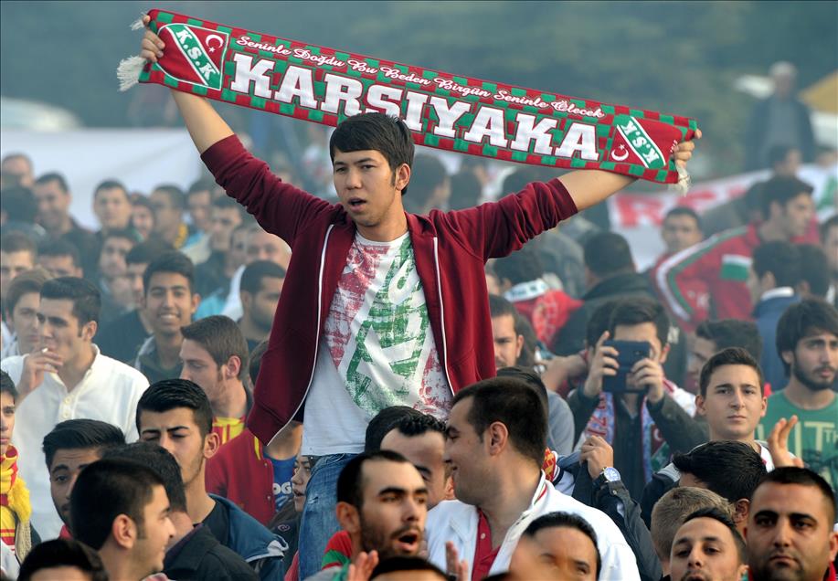 İzmir'de taraftardan ortak stat protestosu