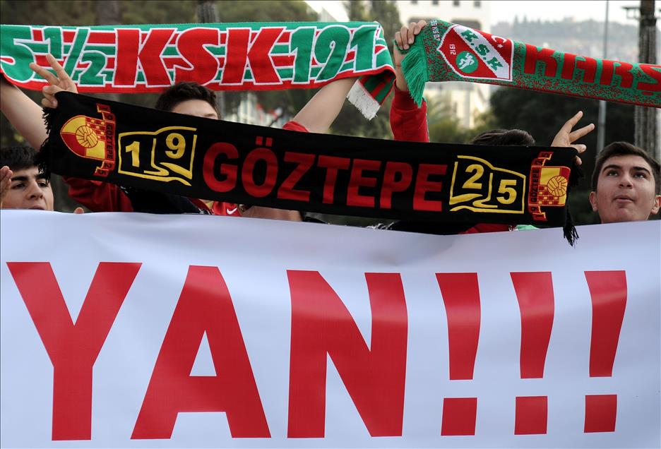 İzmir'de taraftardan ortak stat protestosu