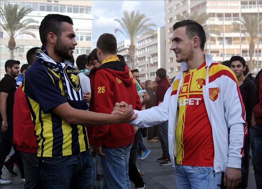 İzmir'de taraftardan ortak stat protestosu