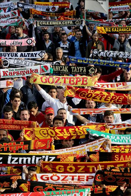 İzmir'de taraftardan ortak stat protestosu