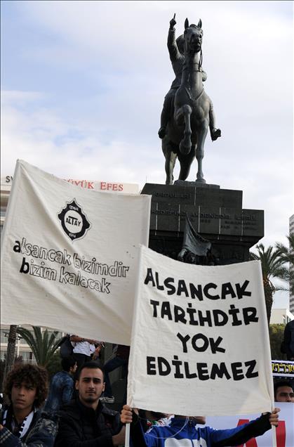 İzmir'de taraftardan ortak stat protestosu