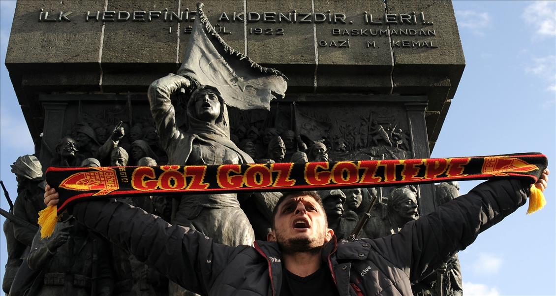 İzmir'de taraftardan ortak stat protestosu