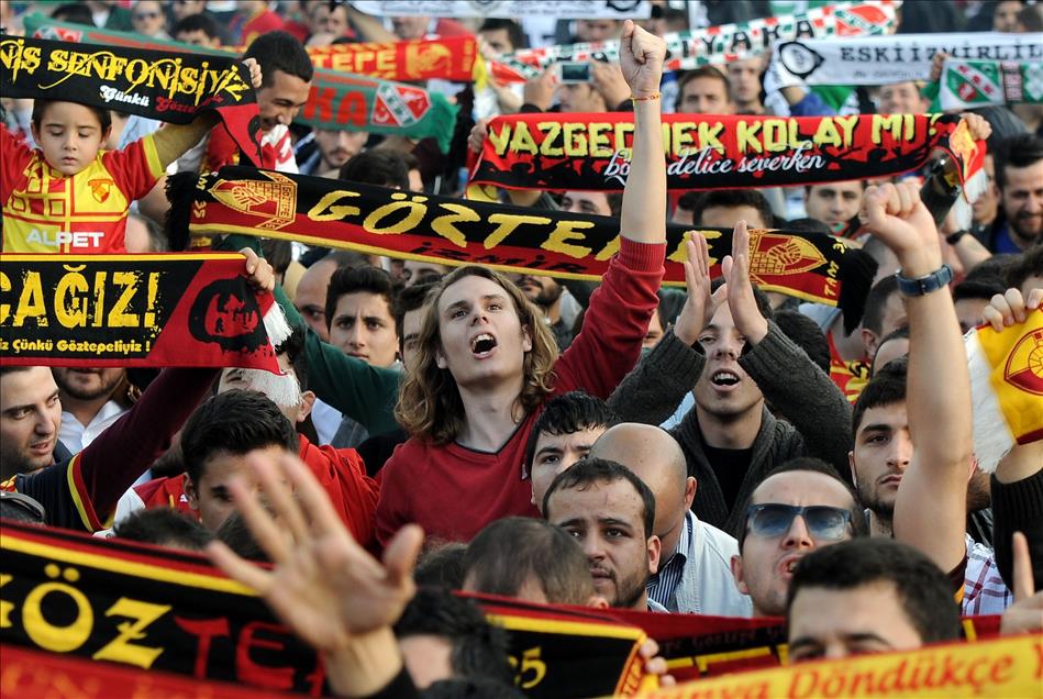 İzmir'de taraftardan ortak stat protestosu
