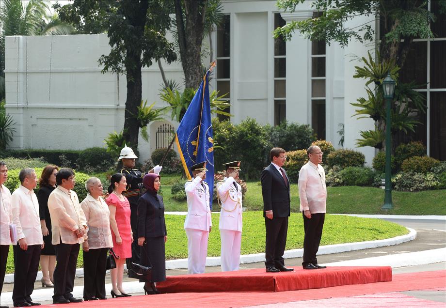 Başbakan Davutoğlu Filipinler'de