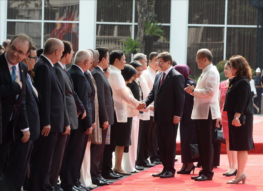 Başbakan Davutoğlu Filipinler'de