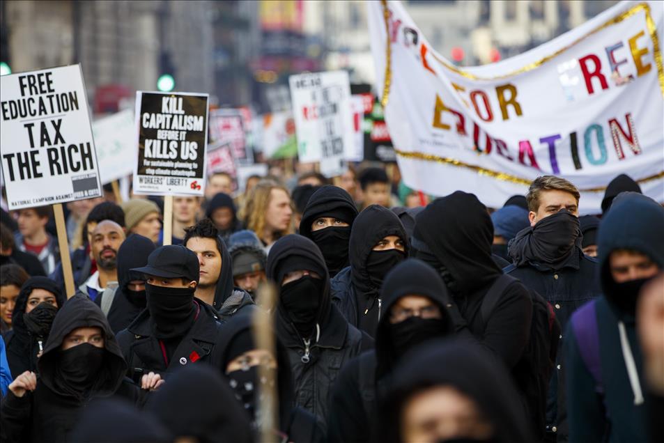 Londra'da "ücretsiz eğitim" protestosu