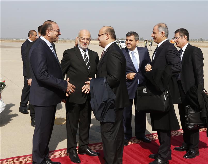 Başbakan Davutoğlu Irak'a geldi