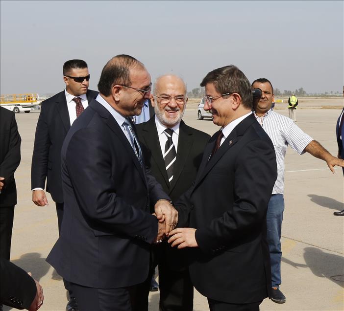 Başbakan Davutoğlu Irak'a geldi