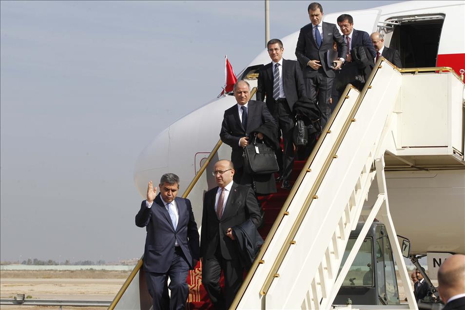 Başbakan Davutoğlu Irak'a geldi