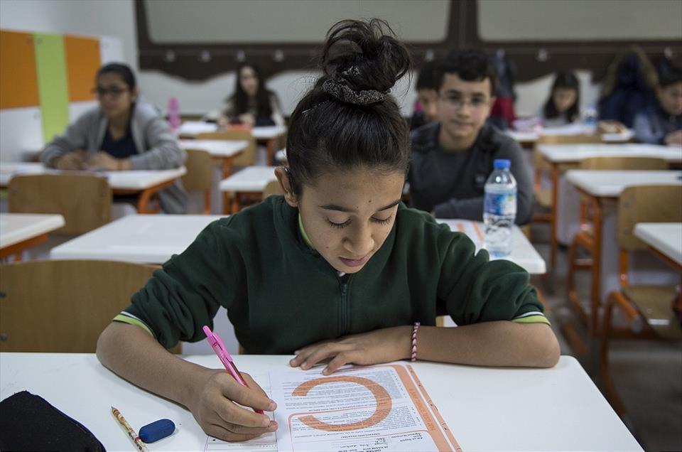 Ortaokul öğrencilerinin ortak sınavları başladı