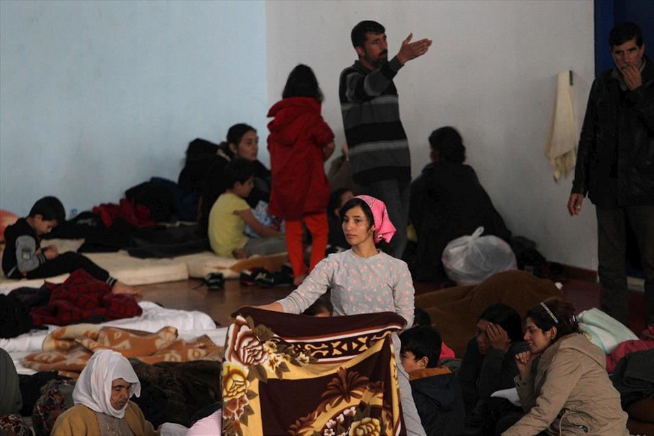 Girit'te kaçak göçmen taşıyan geminin arızalanması