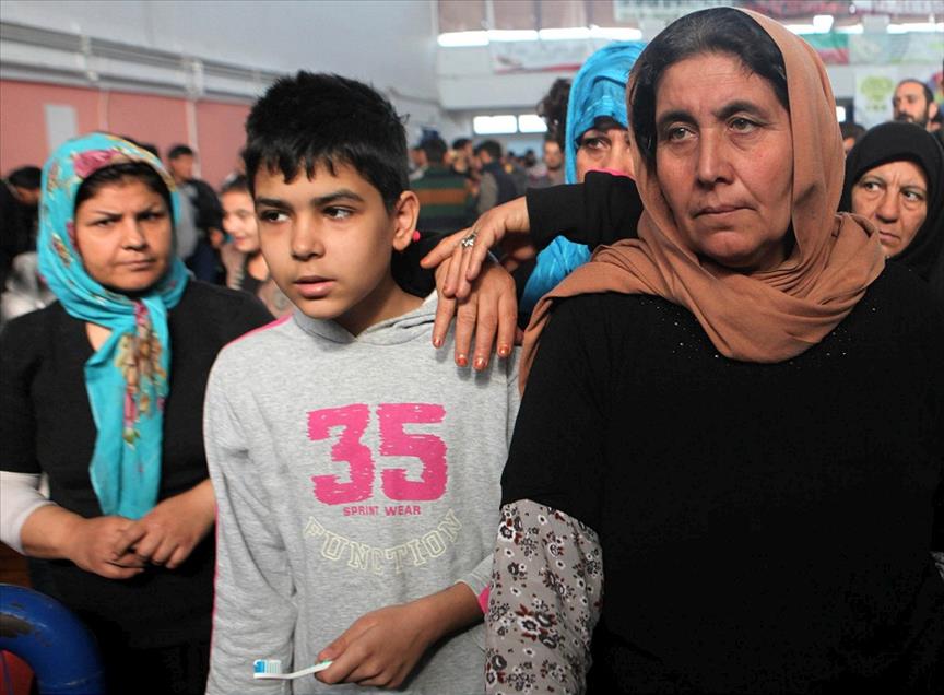 Girit'te kaçak göçmen taşıyan geminin arızalanması