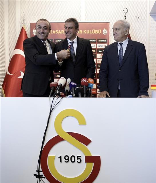 Galatasaray teknik direktörü Hamza Hamzaoğlu 