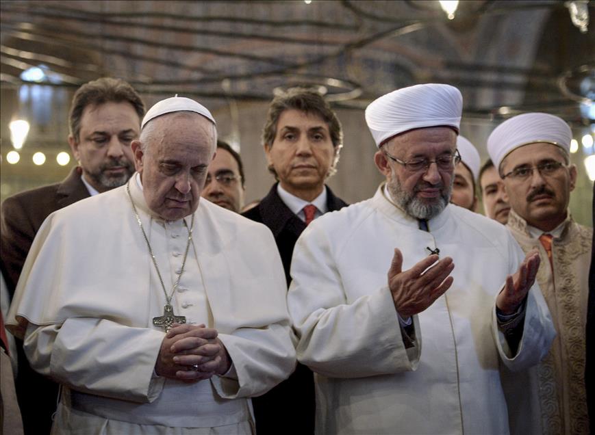 Pope Francis visits Blue Mosque in Istanbul