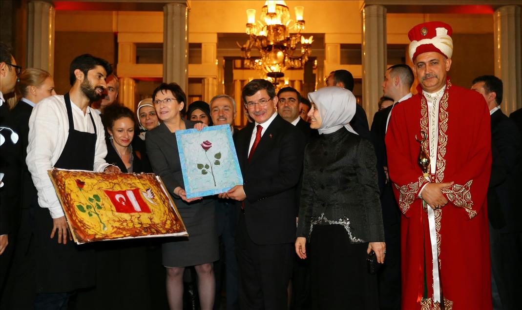 Başbakan Davutoğlu Polonya'da