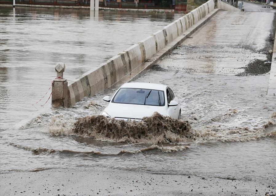 Edirne'deki nehirlerin debileri yeniden yükselişi devam ediyor