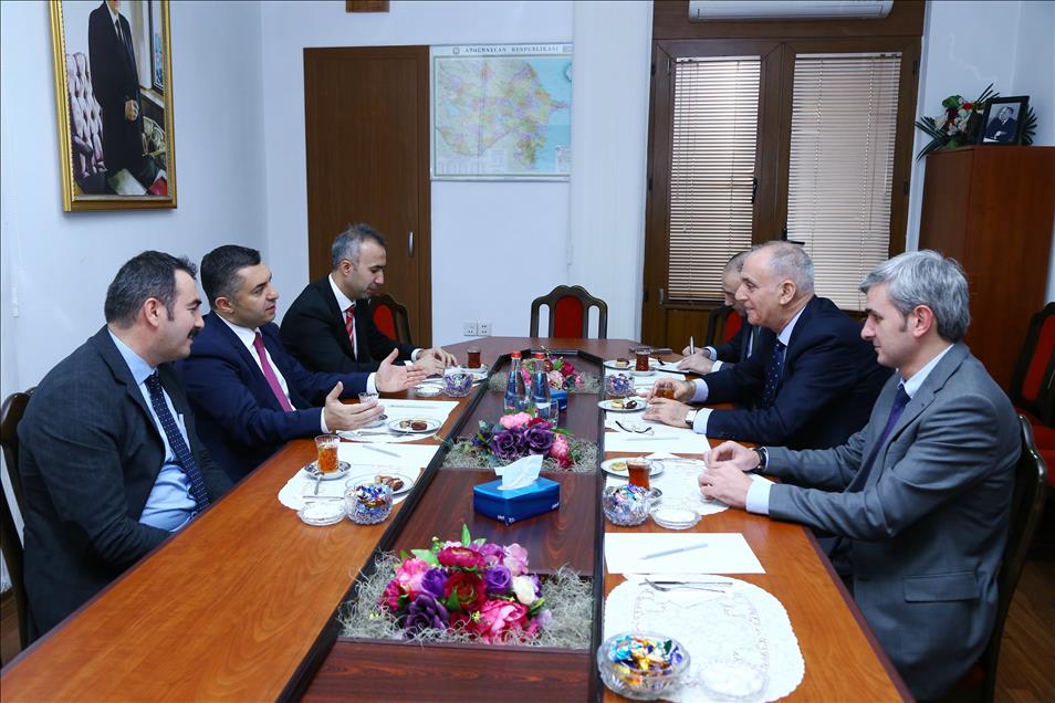 Şahin, AzerTac Genel Müdürü Aslanov'la görüştü