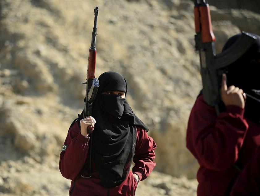 Pakistanlı kadın polis komandolar