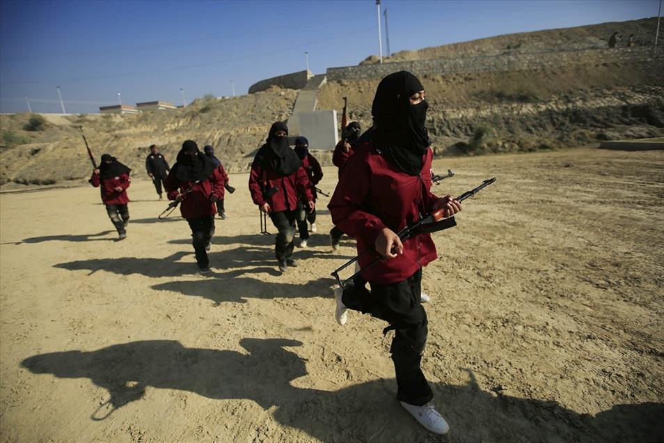Pakistanlı kadın polis komandolar