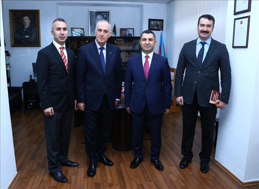 Şahin, AzerTac Genel Müdürü Aslanov'la görüştü