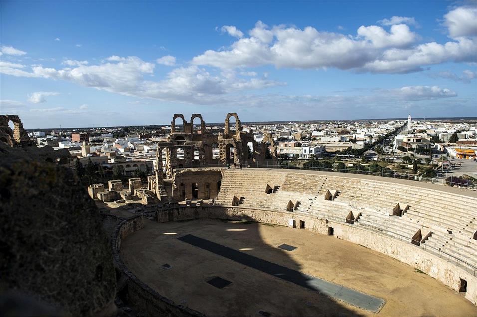 Tunus'taki Roma anıtı Amfitiyatro Colosseum'un ihtişamı