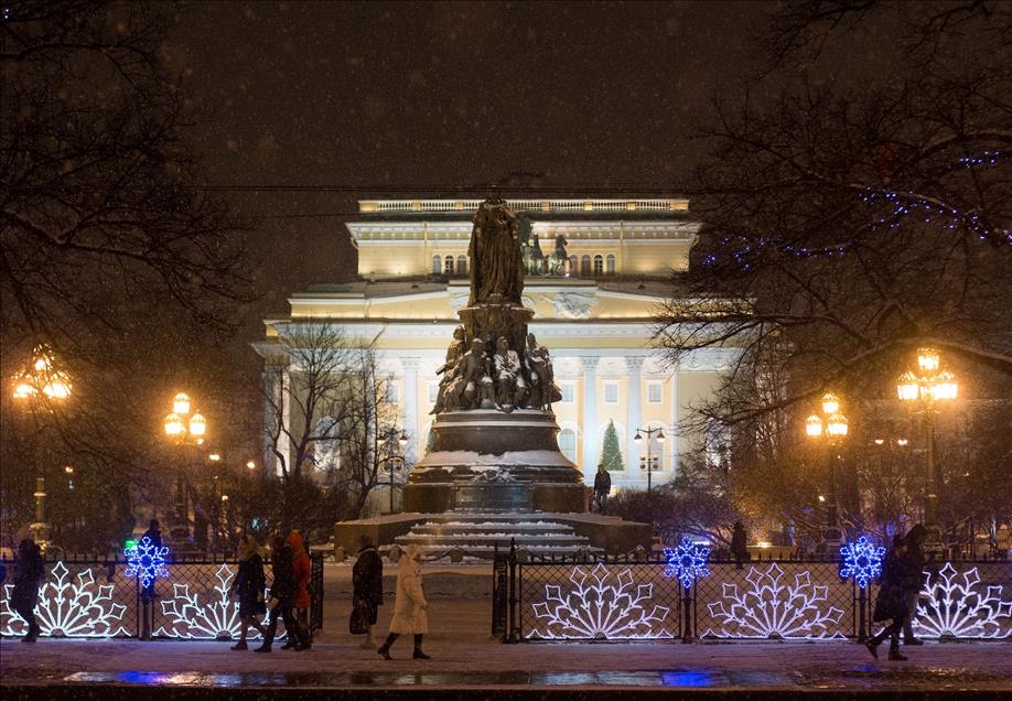 New year preparations in Saint Petersburg