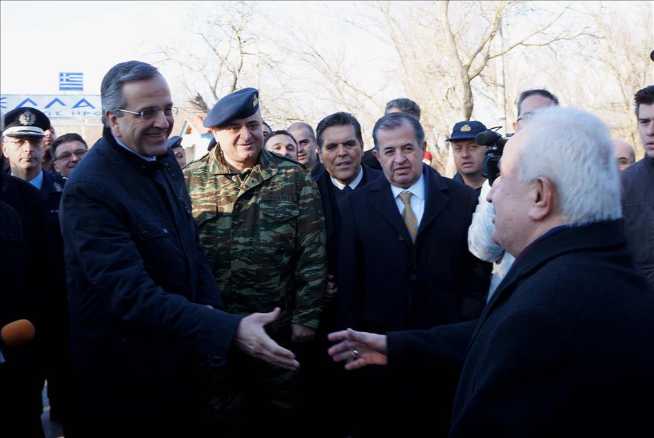 Yunanistan Başbakanı Samaras, yeni yıl tebriği için tampon bölgeye geldi