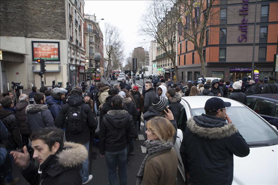 Fransa'da polise silahlı saldırı