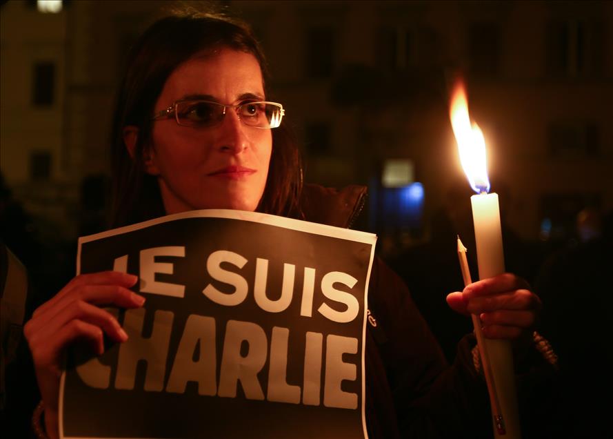 Paris’teki silahlı saldırıda hayatını kaybedenler Roma'da anıldı
