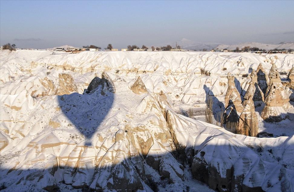 Kapadokya'da sıfırın altında balon turu