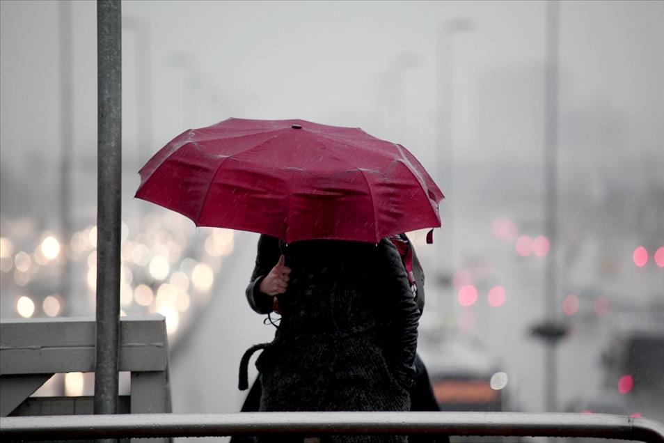 İstanbul'da yağmur ve fırtına - Anadolu Ajansı