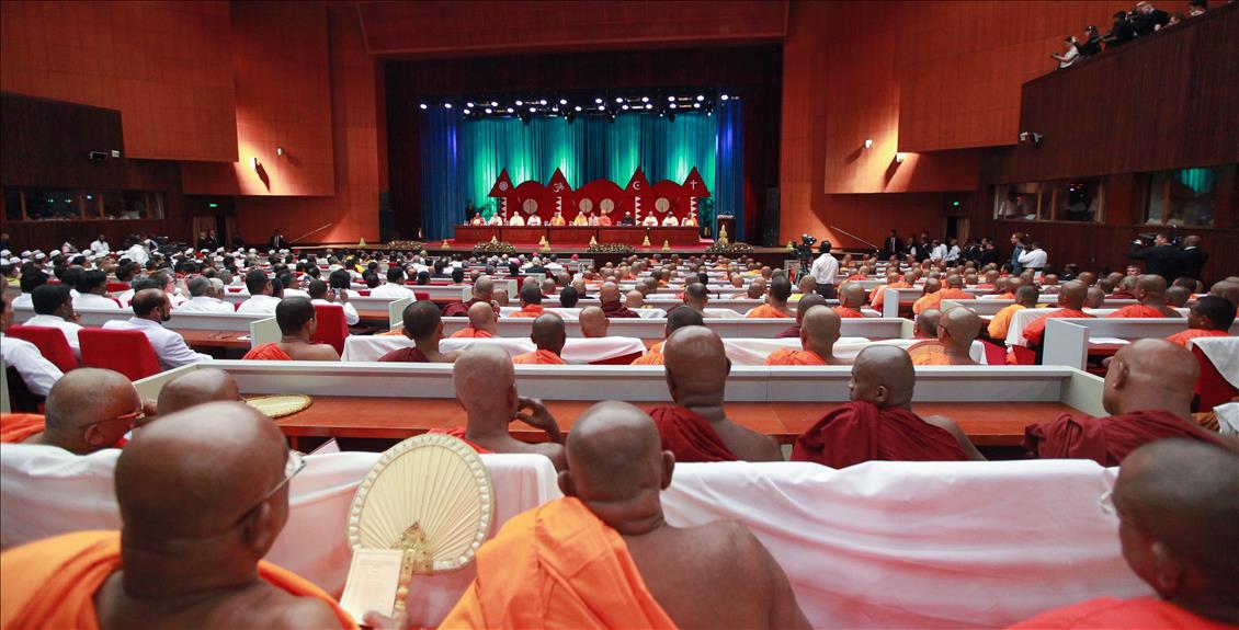 Pope Francis meets religious leaders in Sri Lanka