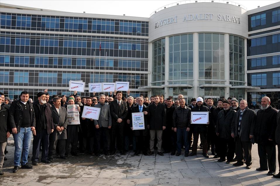 Charlie Hebdo karikatürlerinin yayınlanmasına tepki