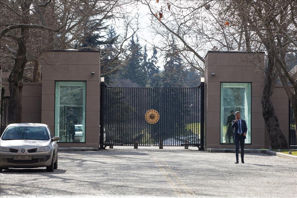 Çankaya Köşkü'nün girişindeki "Cumhurbaşkanlığı Forsu" kaldırıldı