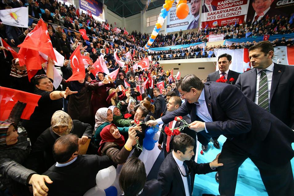 AK Parti Genel Başkanı ve Başbakan Davutoğlu, Sakarya'da 