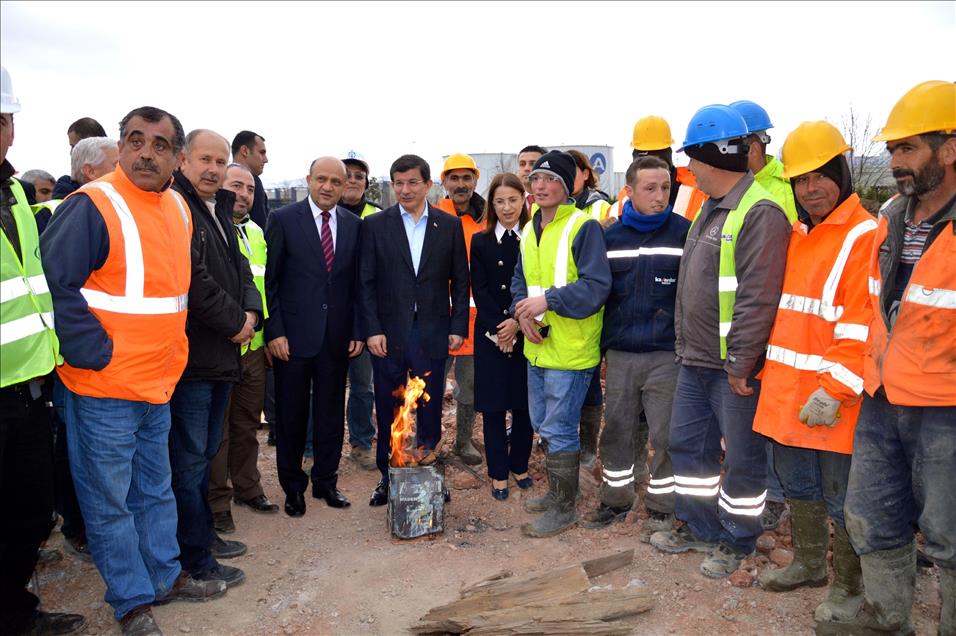 Başbakan Davutoğlu, Kocaeli'ne geldi