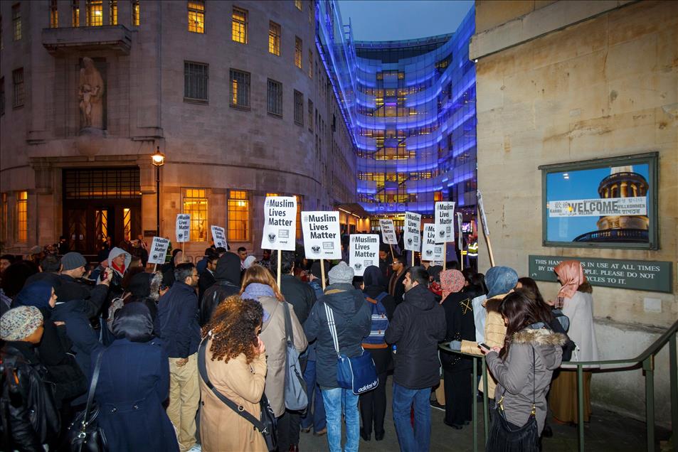 Londra'da BBC önünde protesto